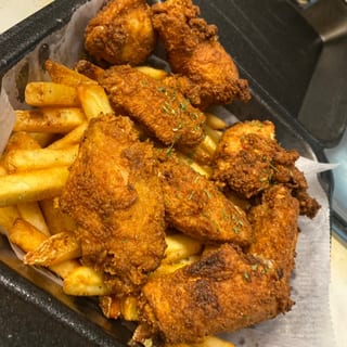 #08 Wings & Fries